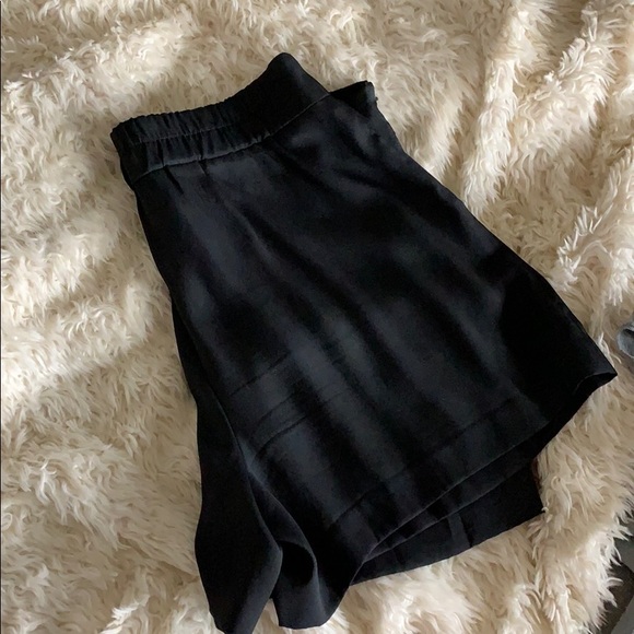 Ann Taylor stretch black shorts - Picture 3 of 8